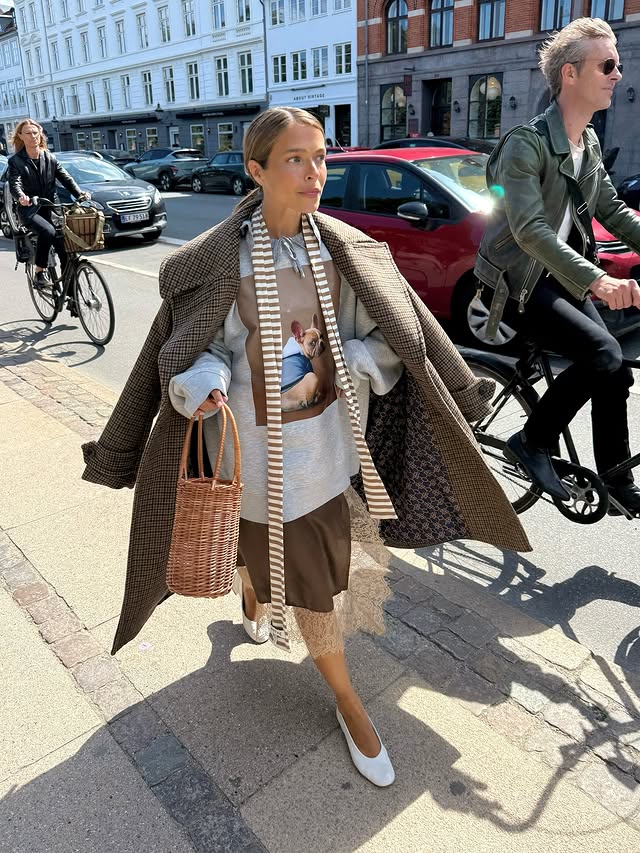 AS SEEN ON @elisaboto