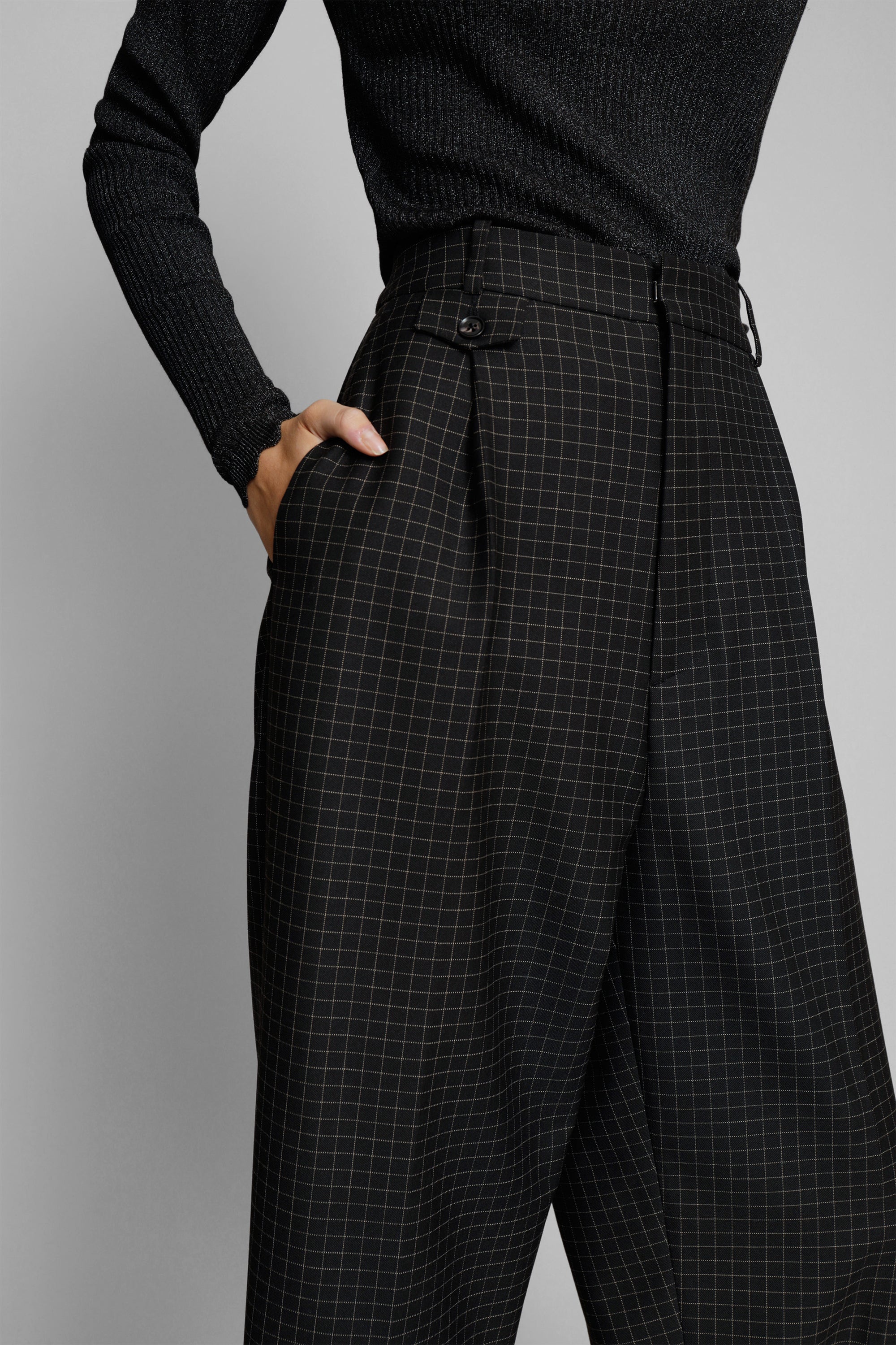 EDIE - BLACK