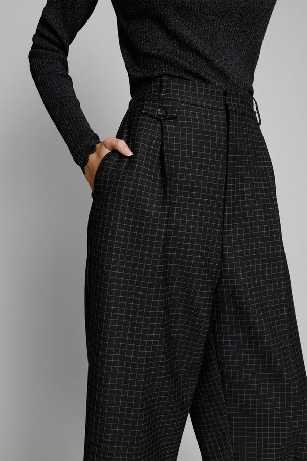 EDIE - BLACK