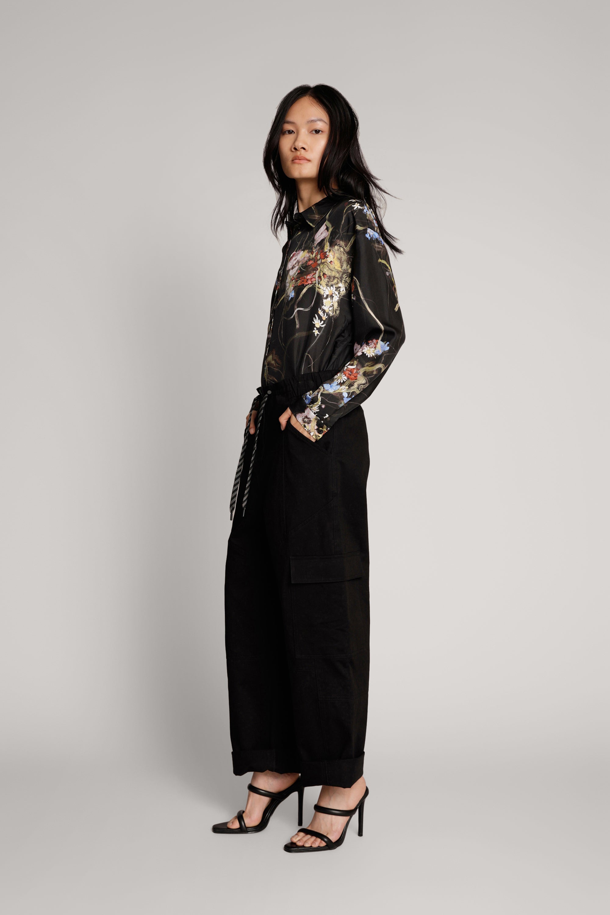 ASEIA SILK SHORT - BLACK