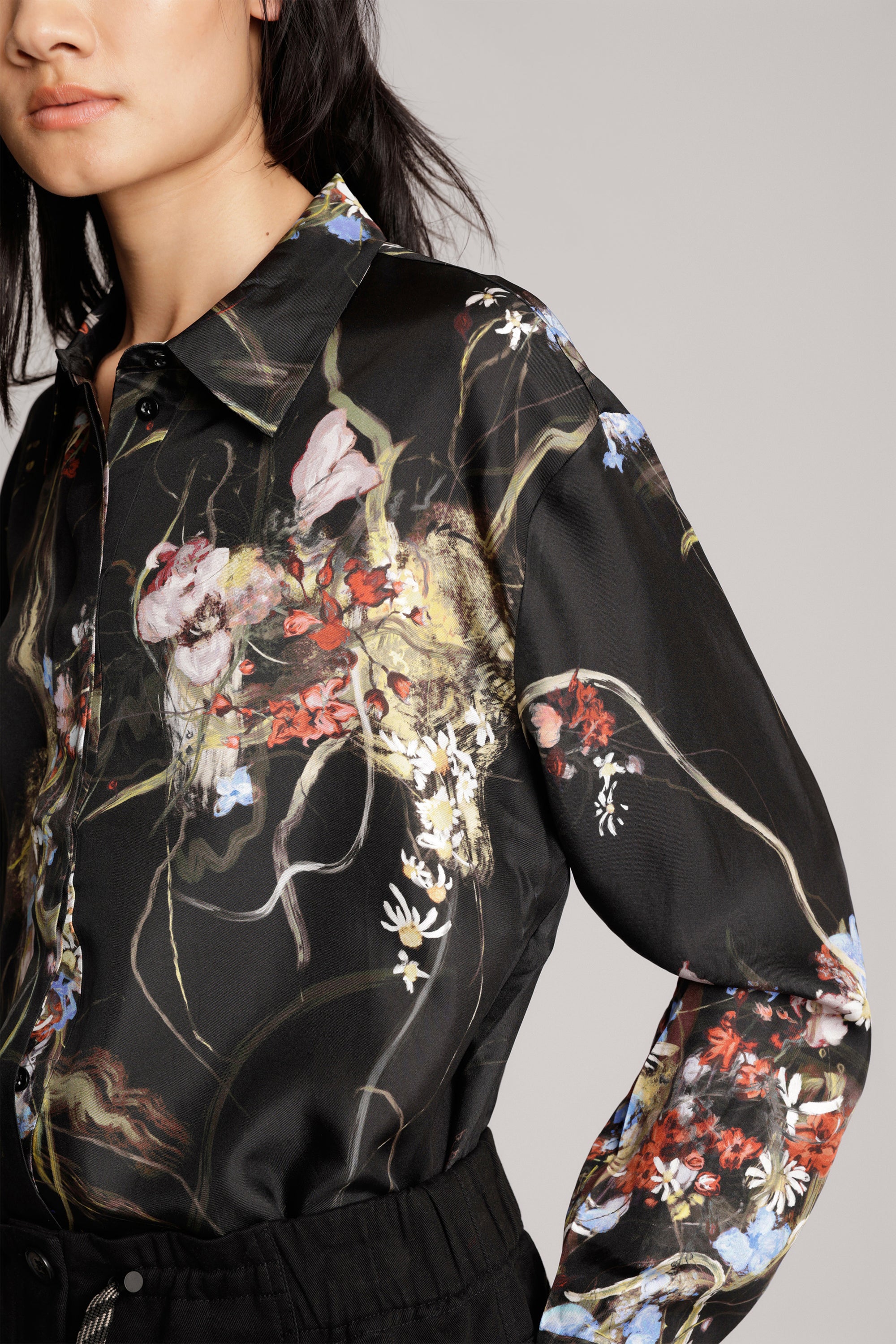 ASEIA SILK SHORT - BLACK