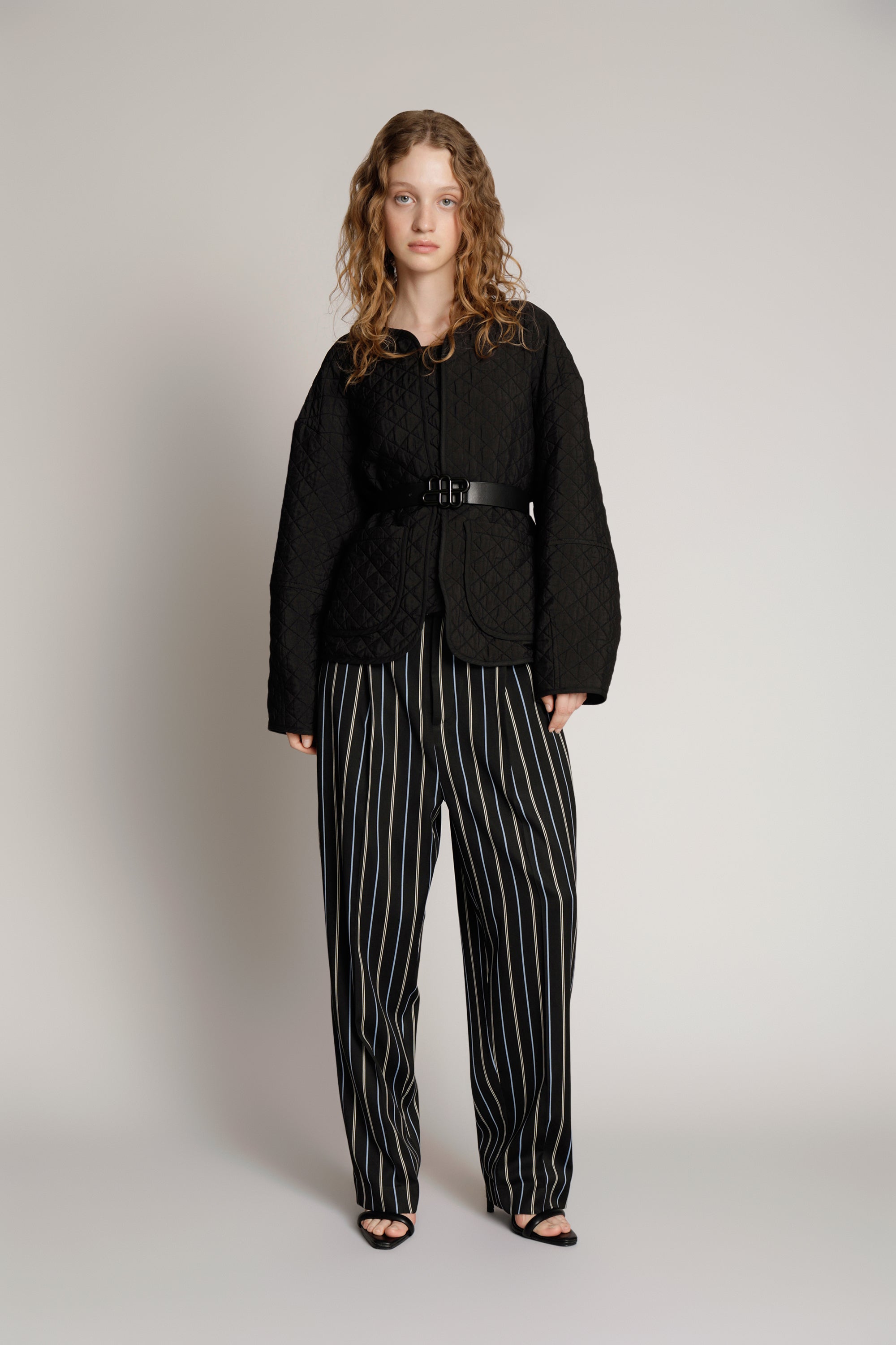 MENEDIG - BLACK