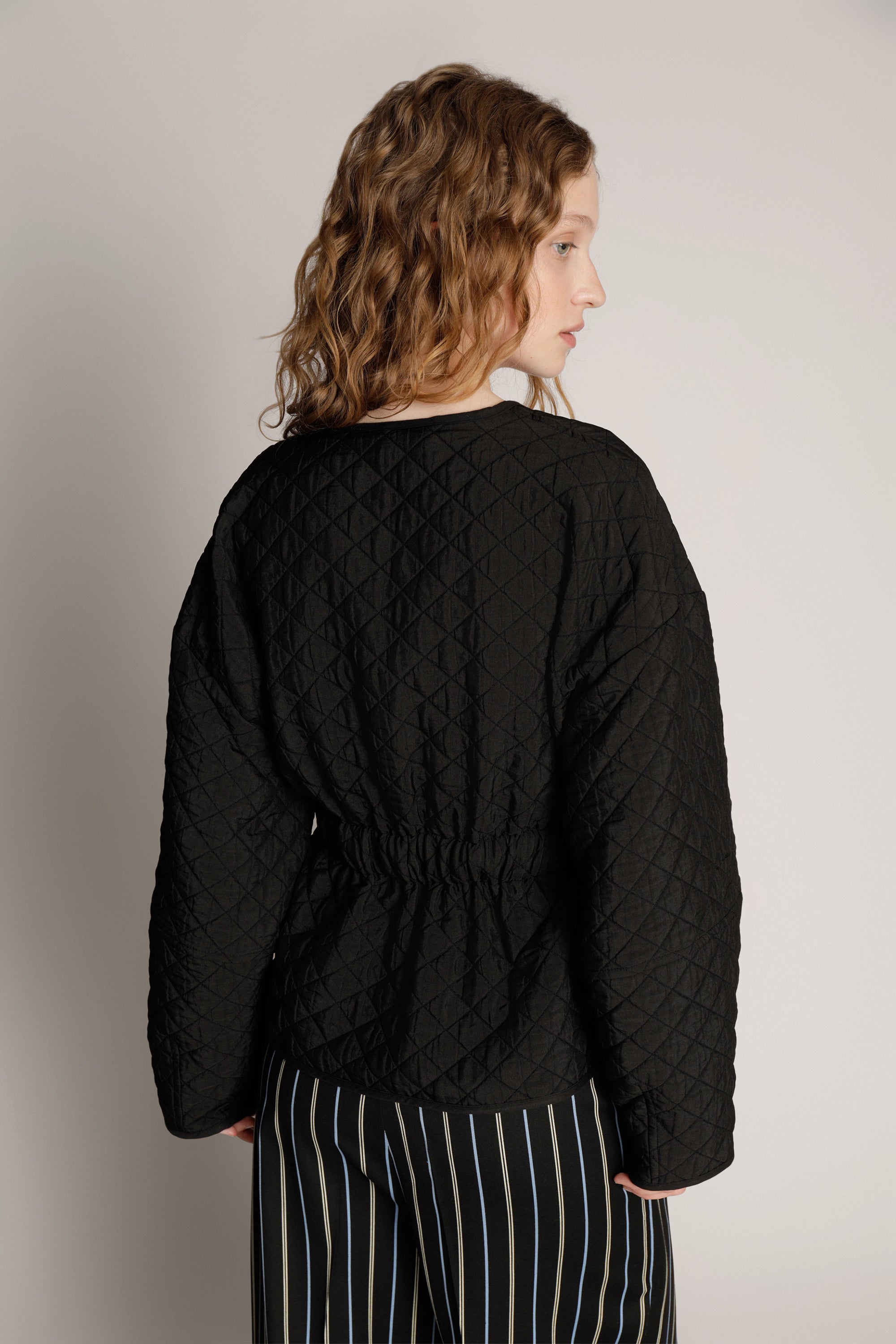 MENEDIG - BLACK