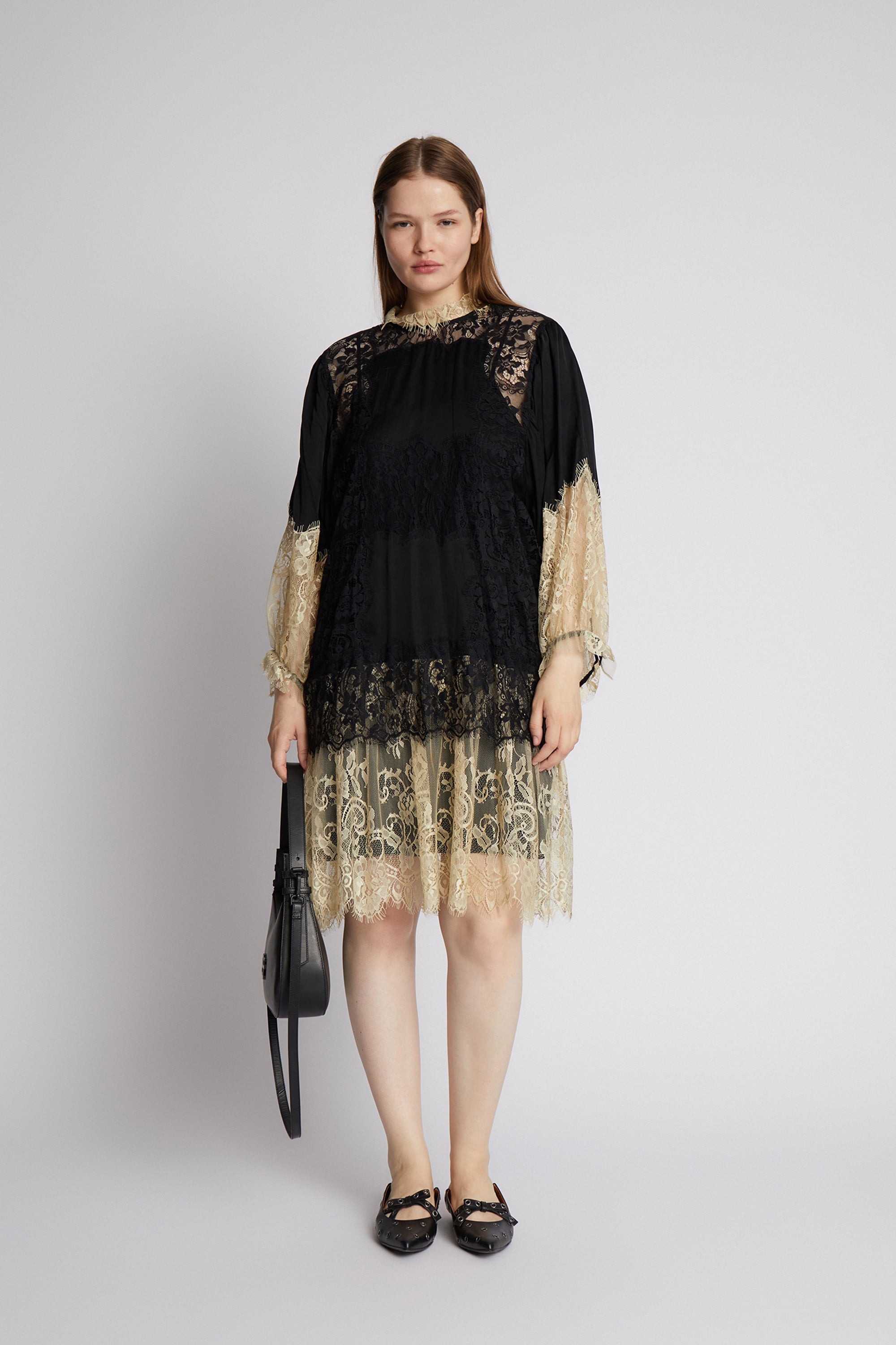 SAGOS - BLACK