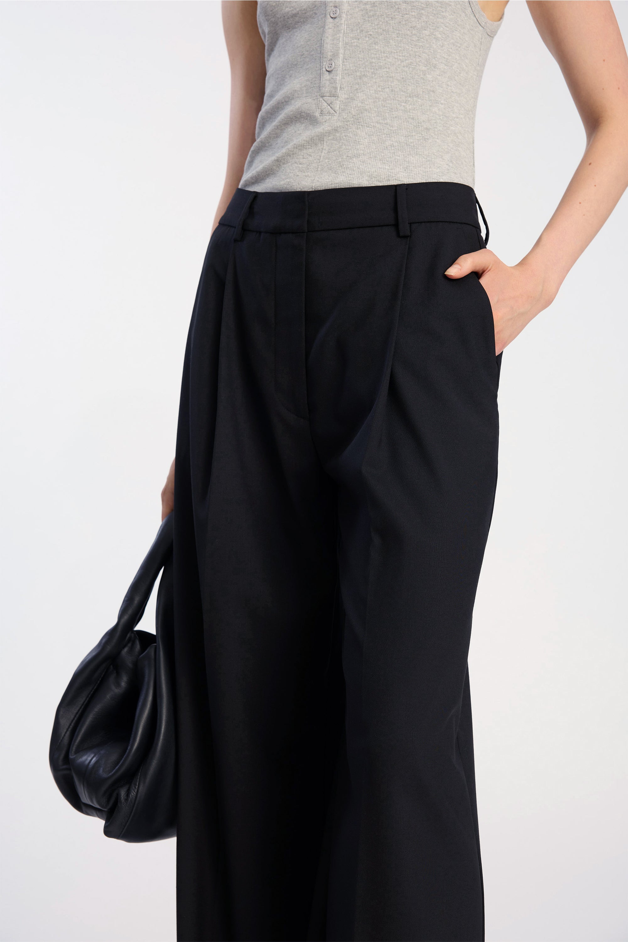 LUPON - BLACK