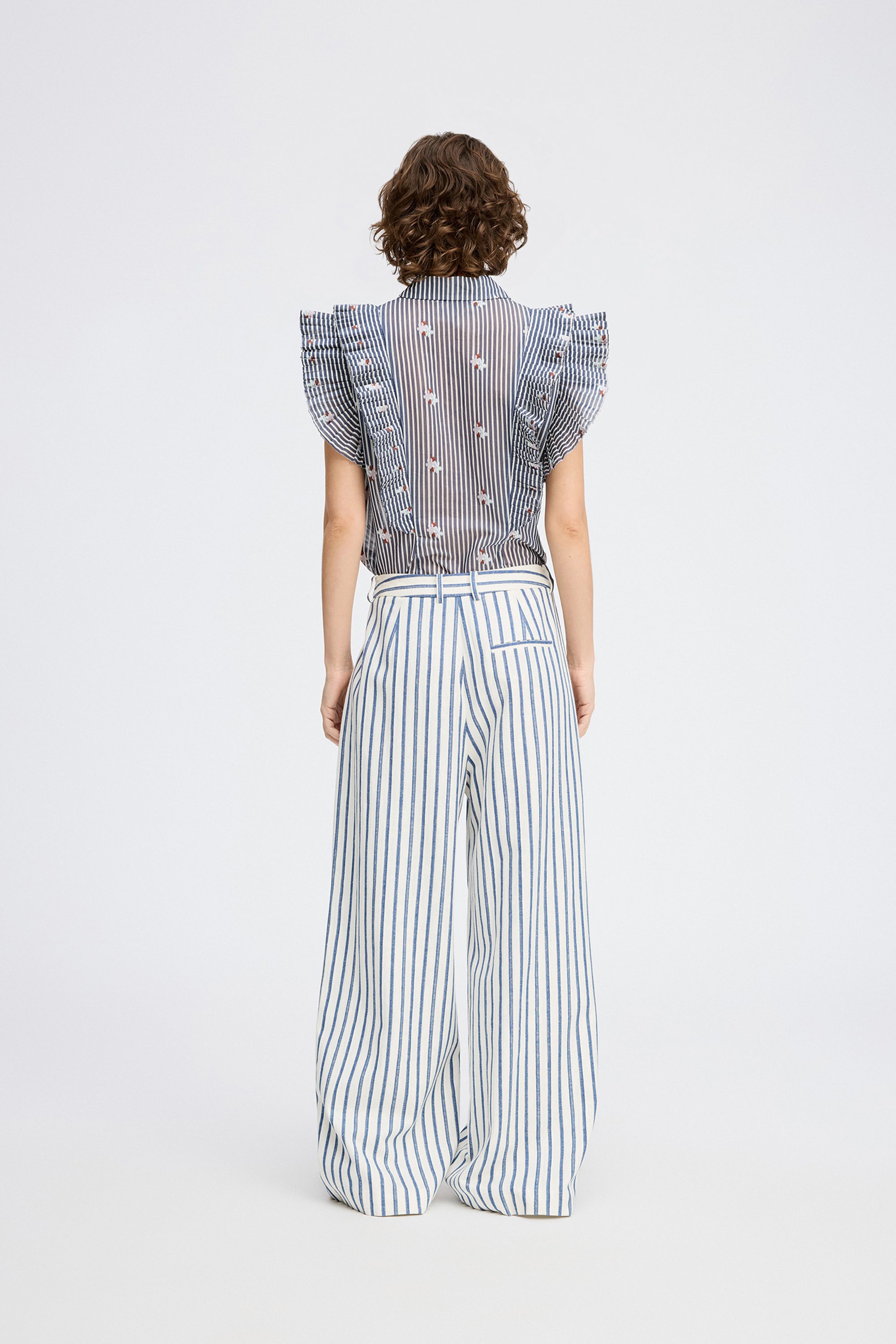 MUST - INDIGO
