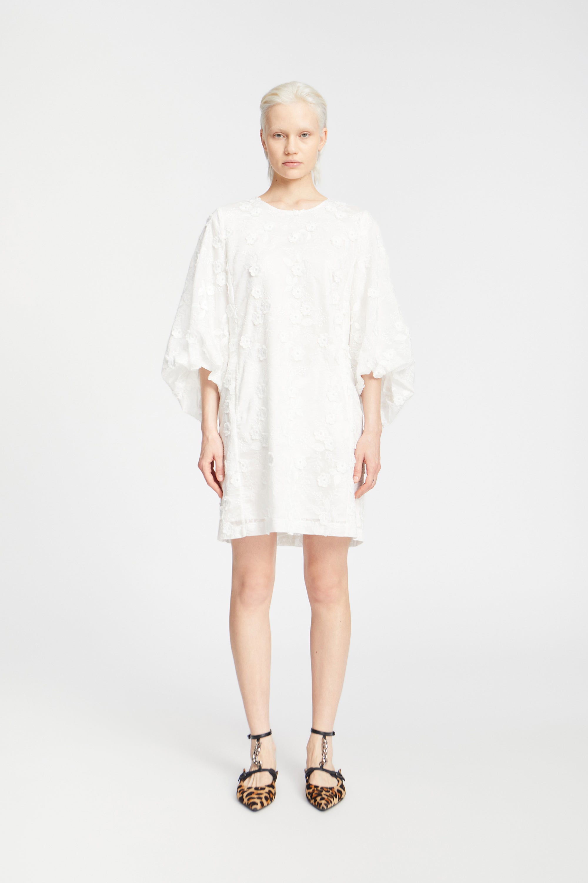 PANSI - WHITE