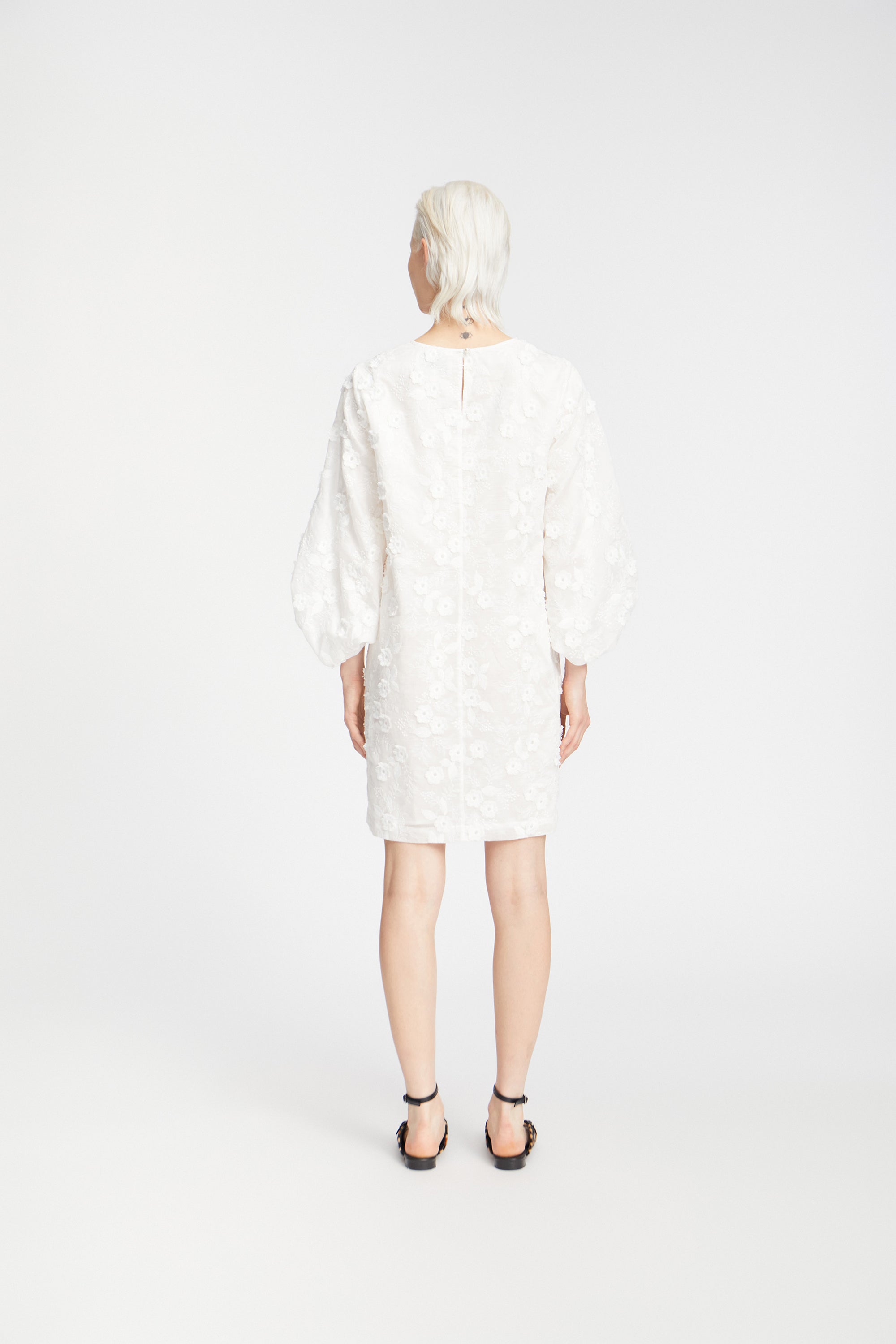 PANSI - WHITE