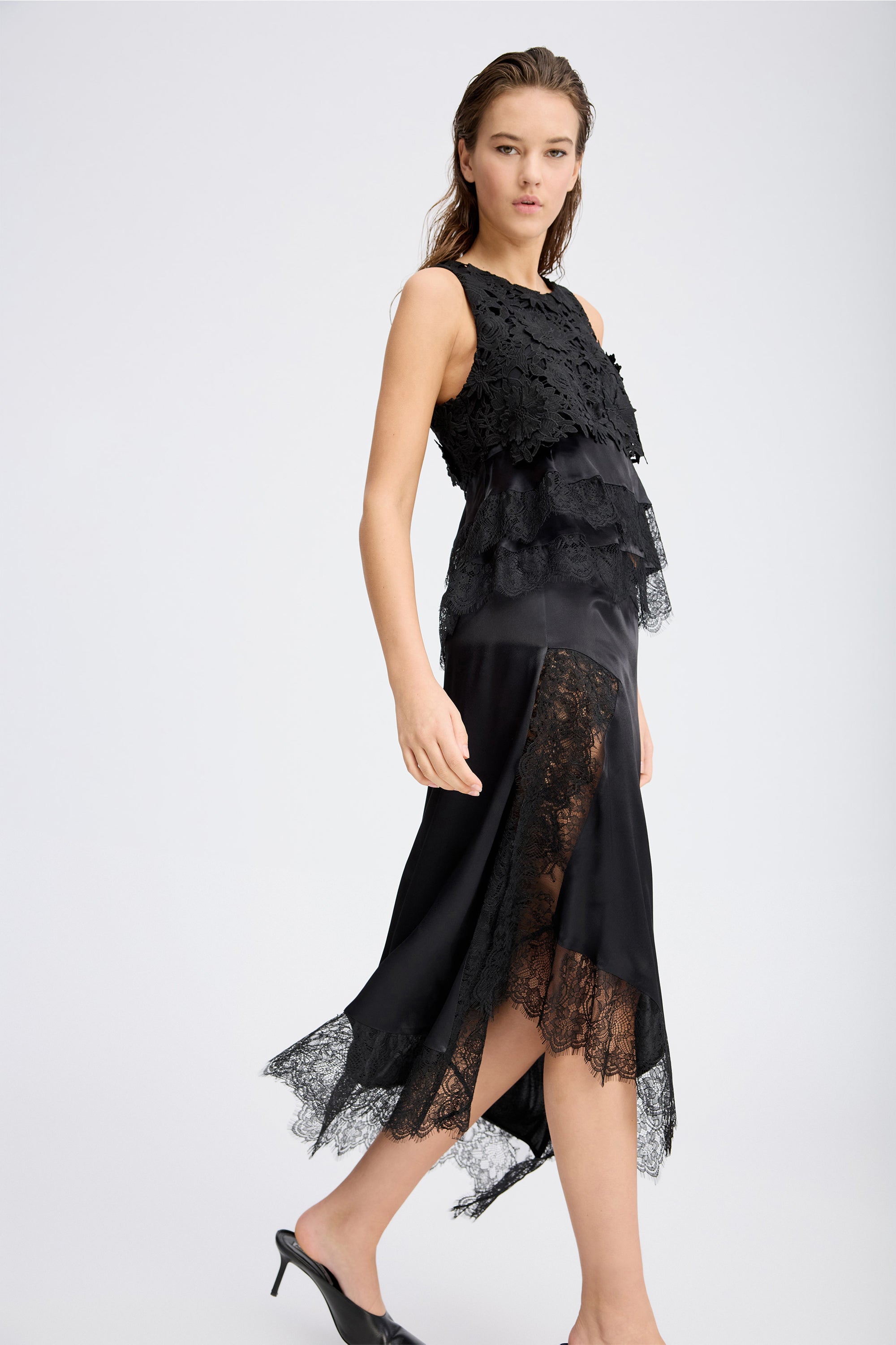 RAIS - BLACK