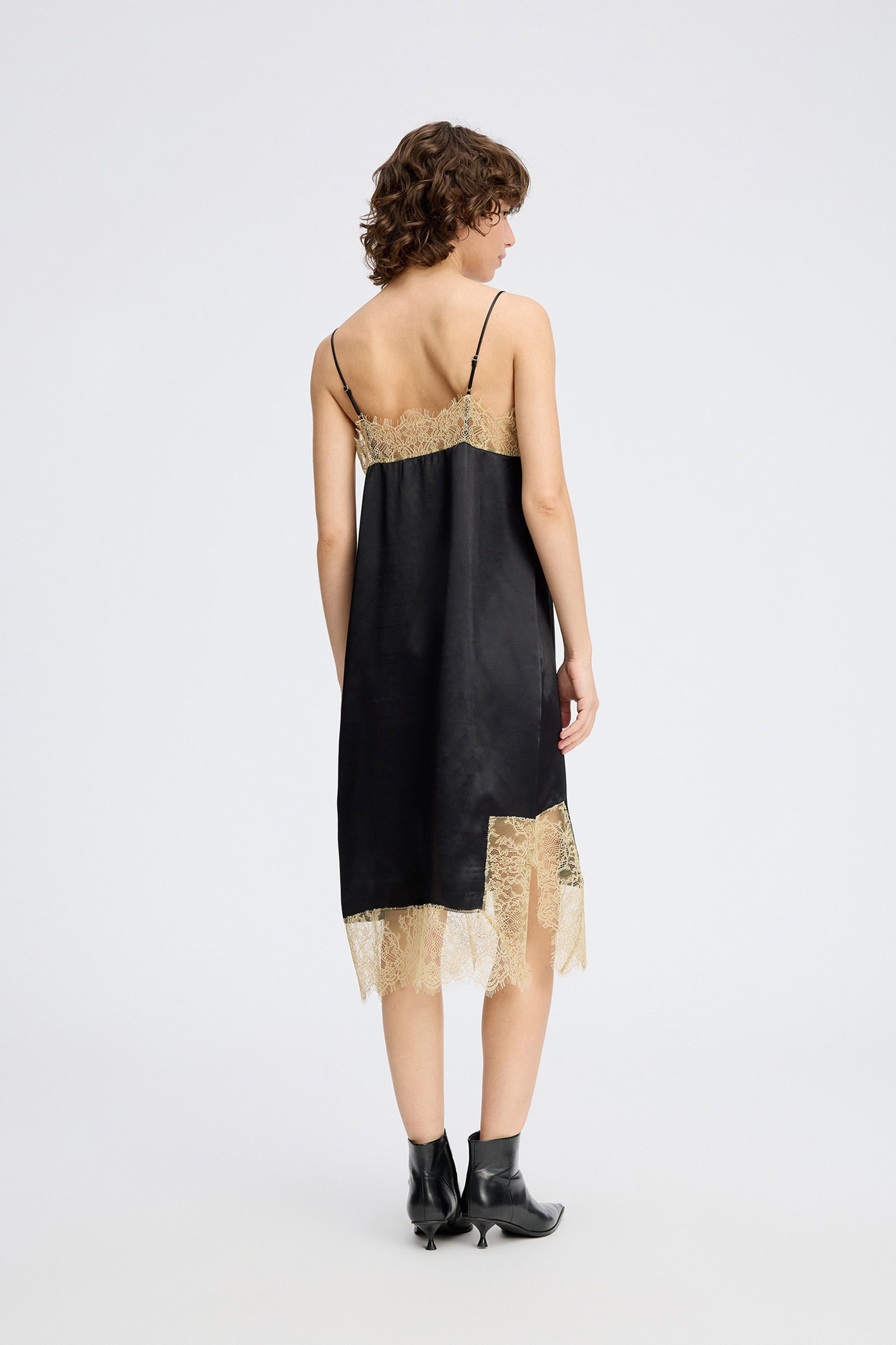 ROCCO SLIP - BLACK ROCCO SLIP - BLACK