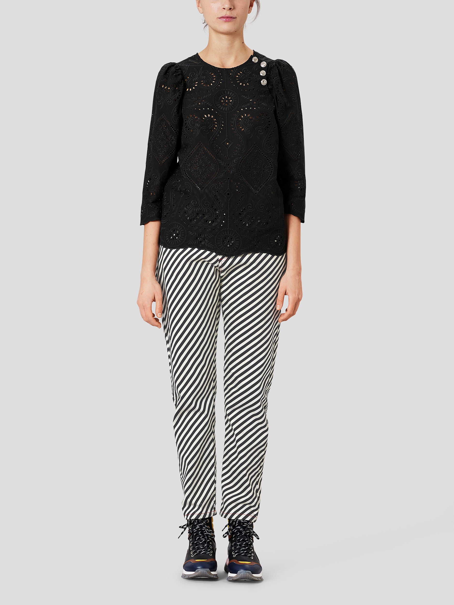 NIFTY - BLACK