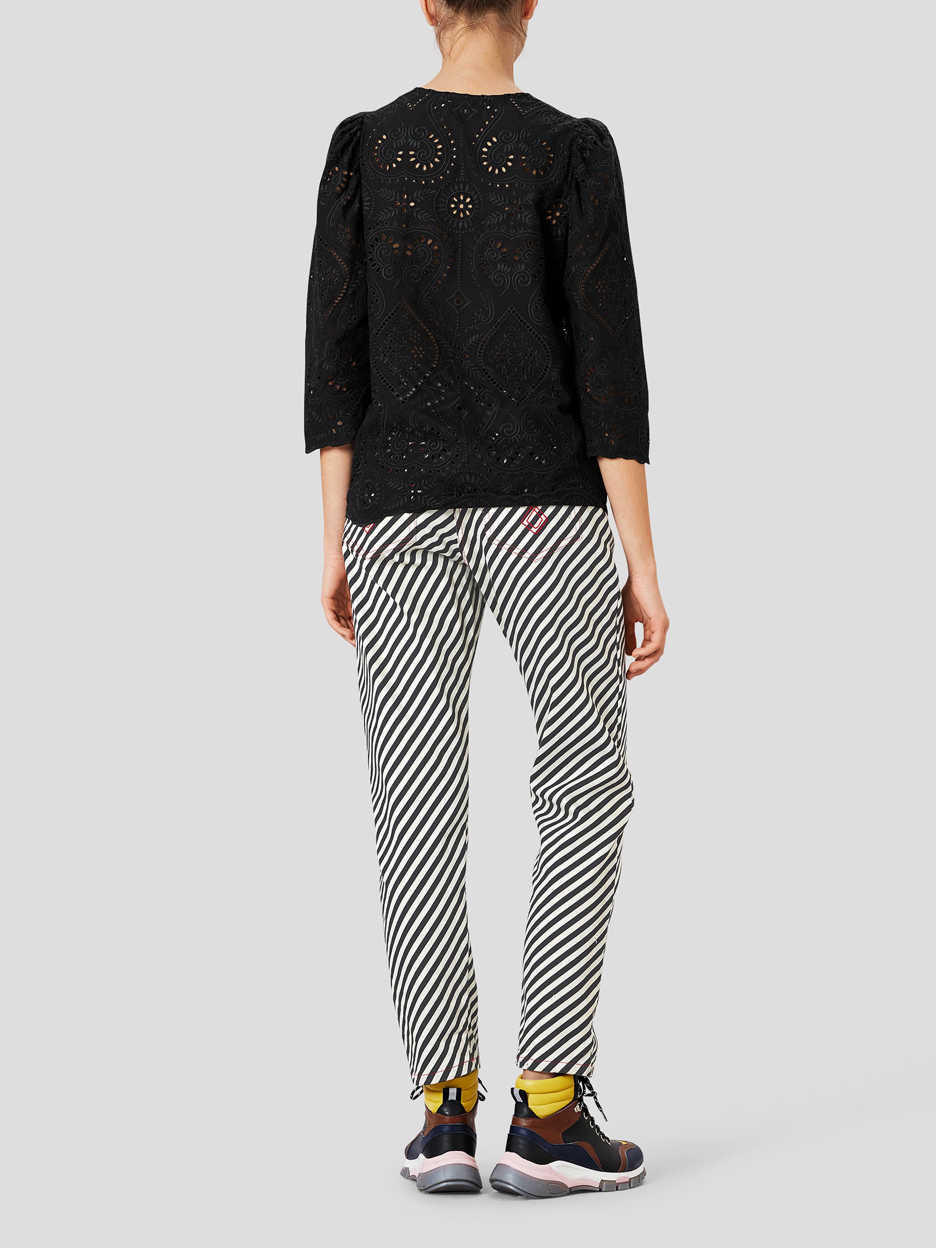 NIFTY - BLACK