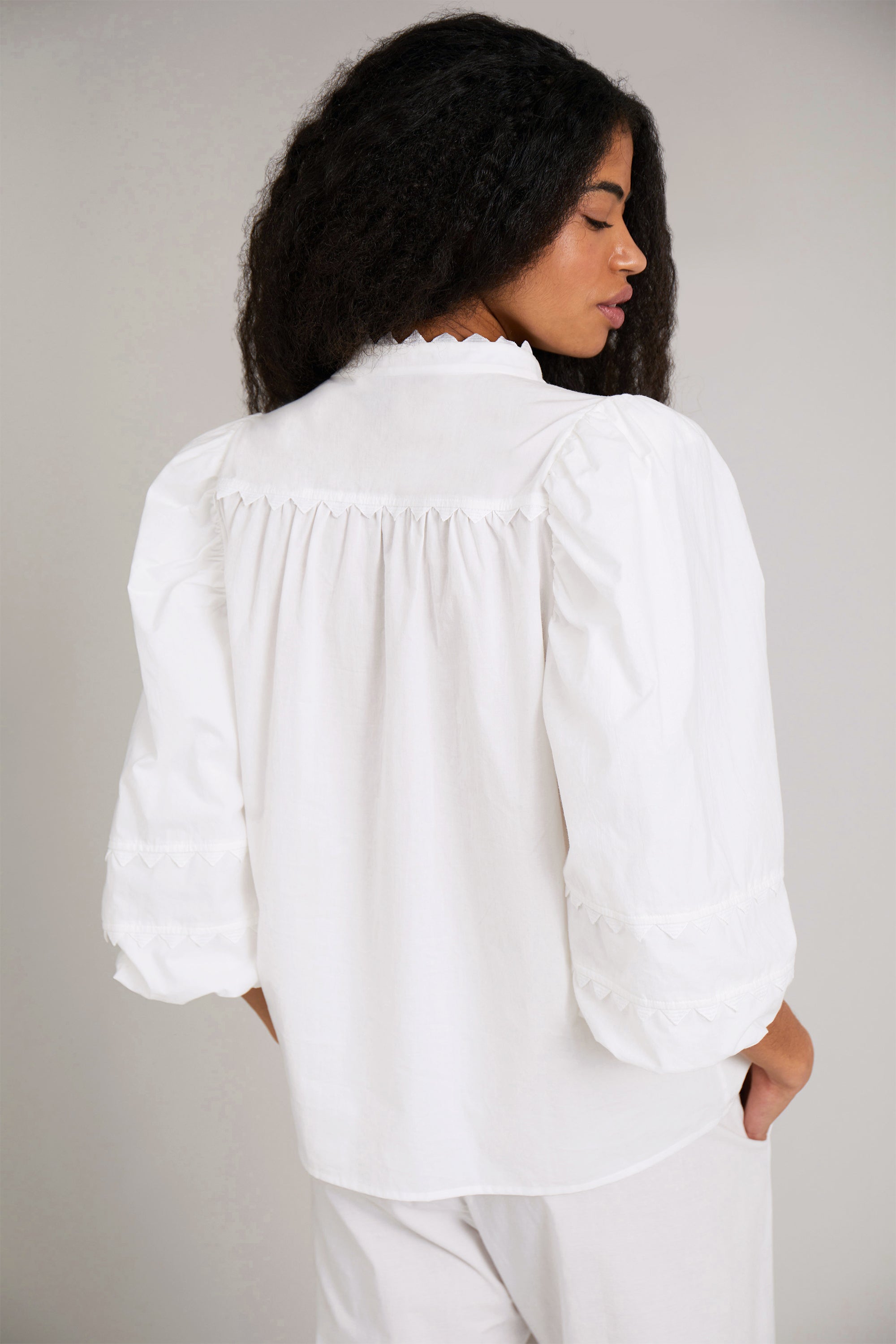 HELIX - WHITE