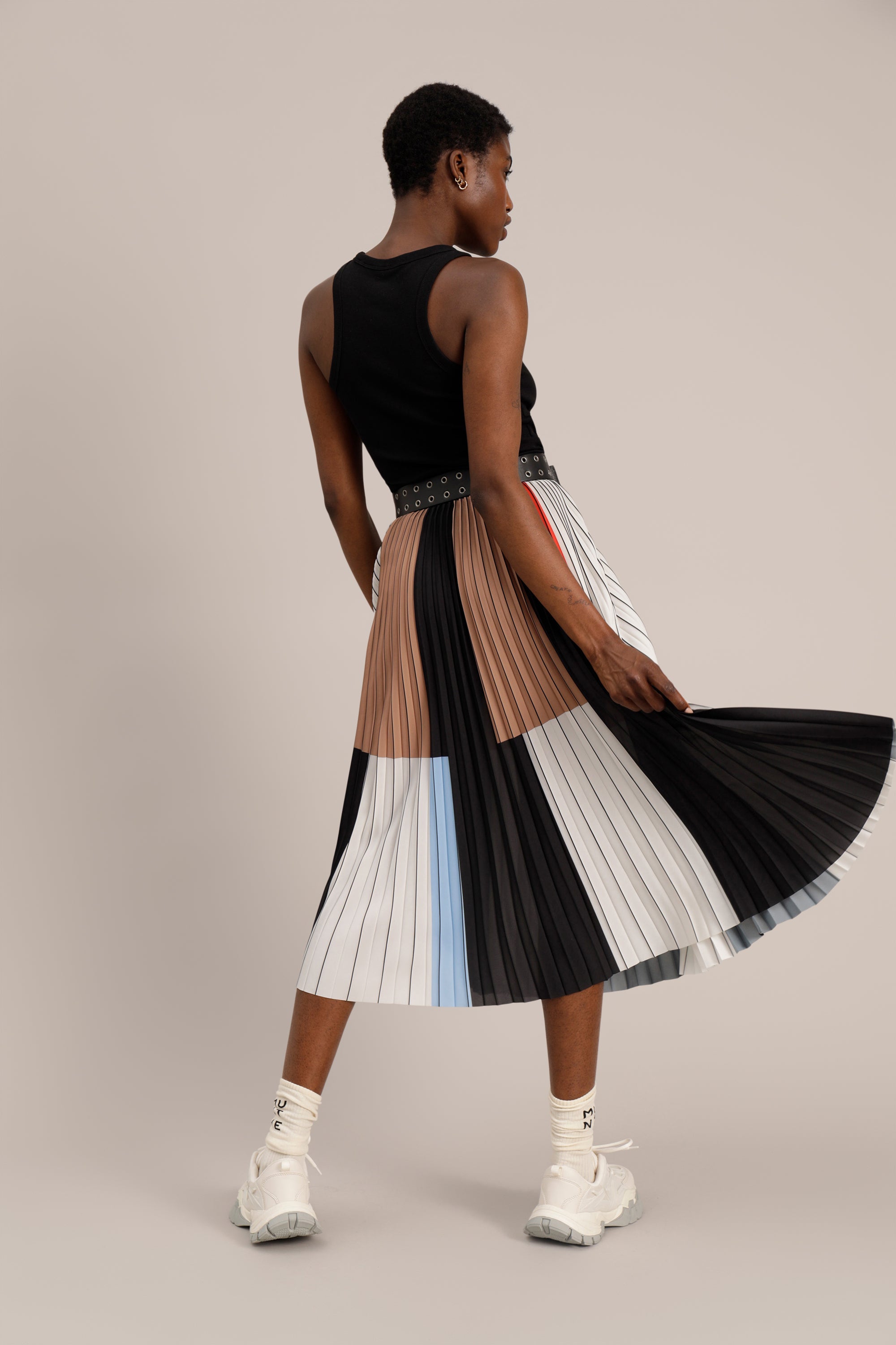 JUSTINCA - BLACK