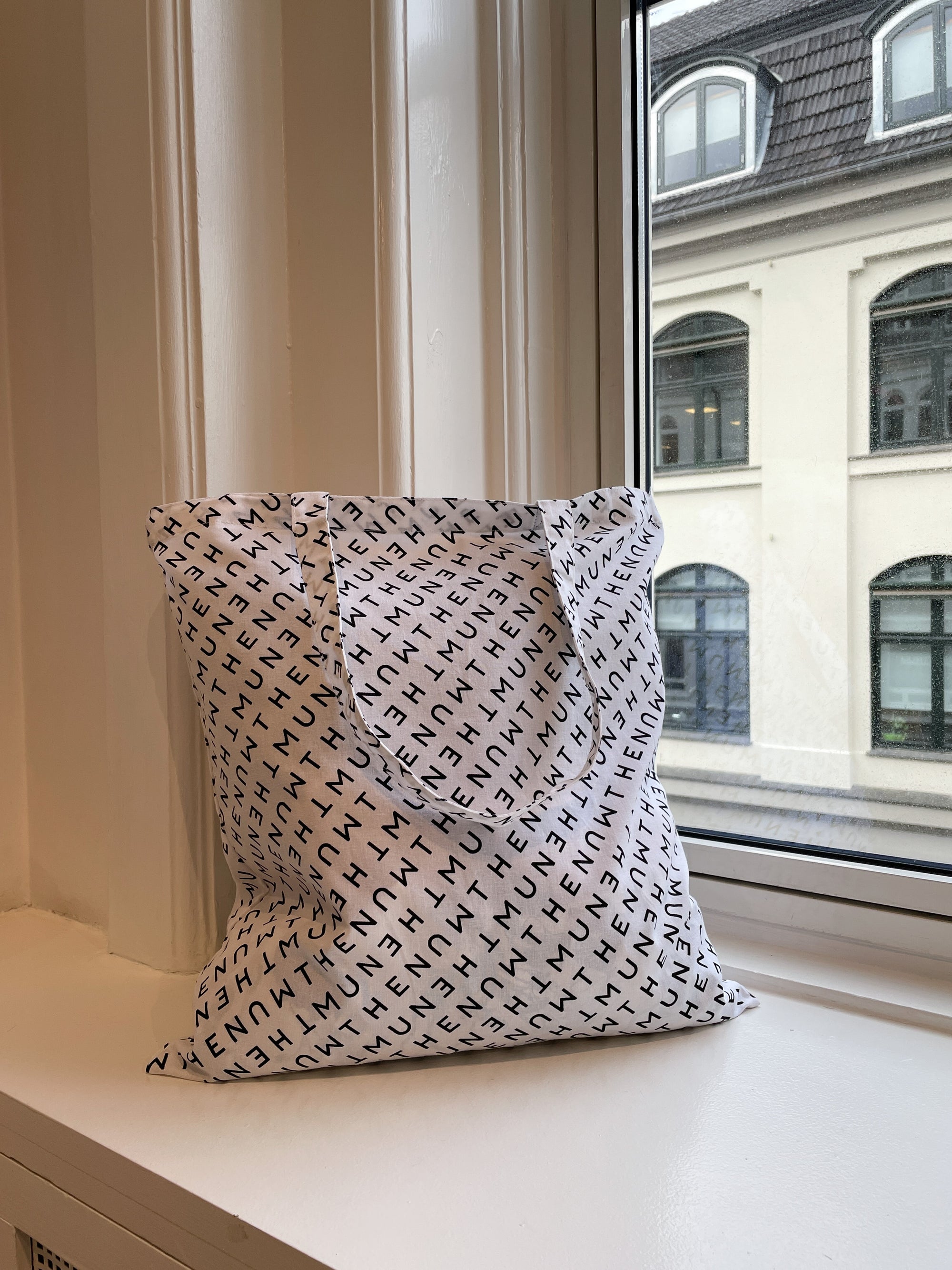 TOTEBAG - WHITE